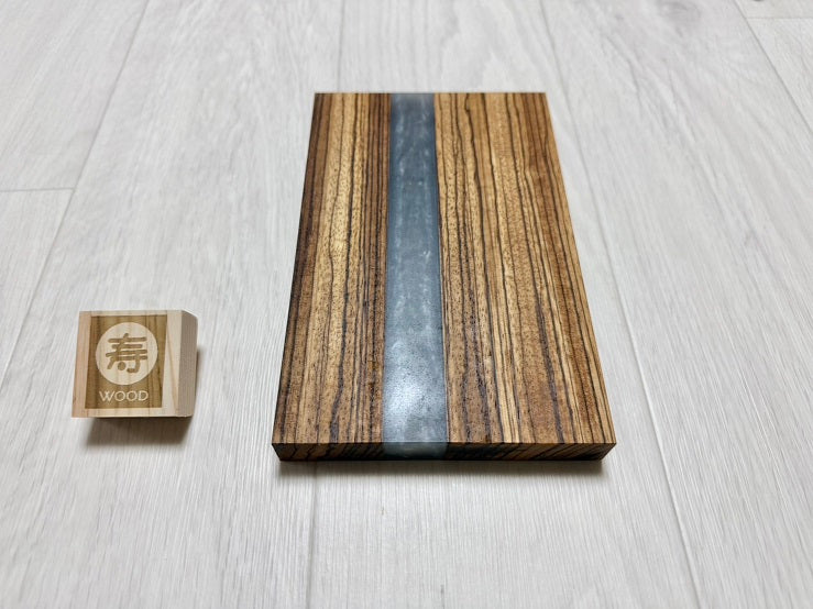 オリジナルレジン×ゼブラ柄プレート